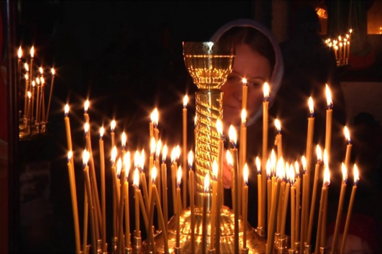 Коли несуть цукор до церкви у дні поминання