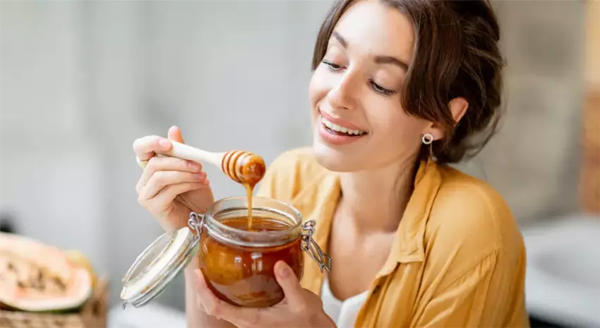 Польза меда для женщин — скрытое влияние на здоровье и красоту
