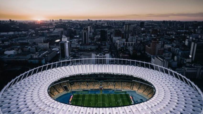 Місце розташування НСК Олімпійський і скільки місць на трибунах