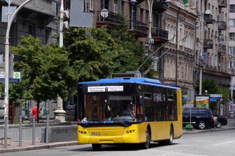 Тридцять восьмий у Києві як доїхати зручно